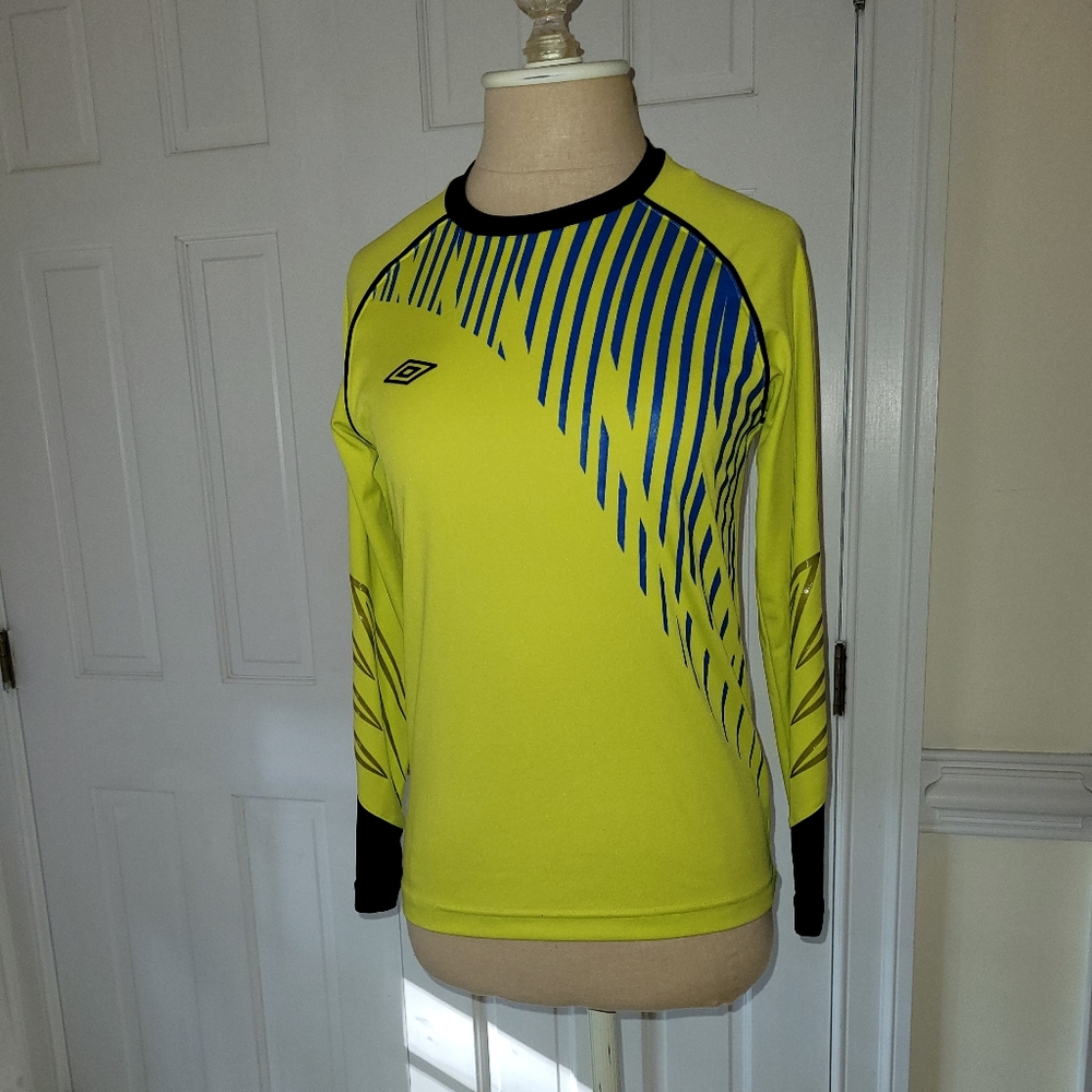 Boys Umbro dri fit shirt